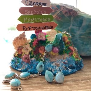 Teardrop Larimar bracelet and earrings set